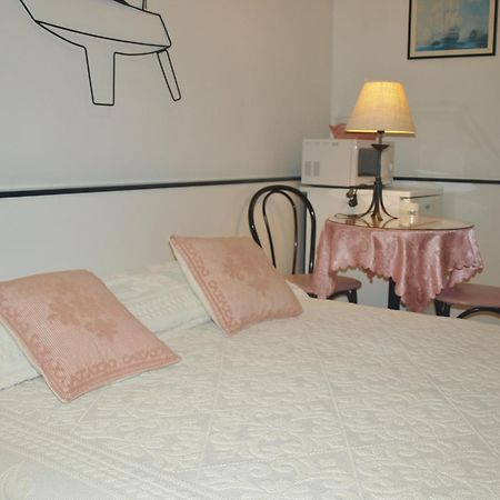 Hotel La Conchiglia La Maddalena  Quarto foto
